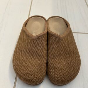 Rothy’s Teak Herringbone Clog